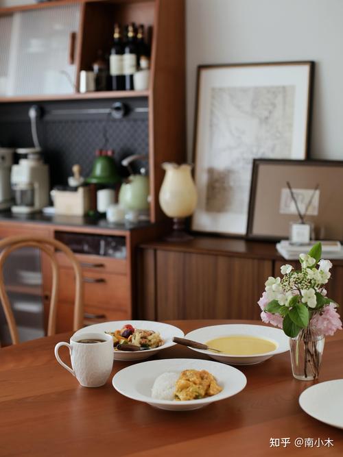 工业风餐具搭配技巧，打造个性用餐空间​