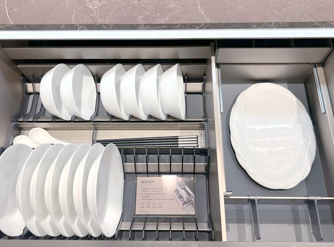 餐具收纳小技巧，厨房瞬间变整洁​